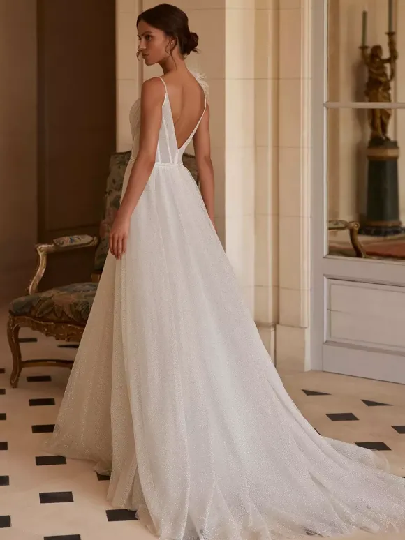 Simple Wedding Dress A-Line V-Neck Sleeveless Lace Bridal Gowns