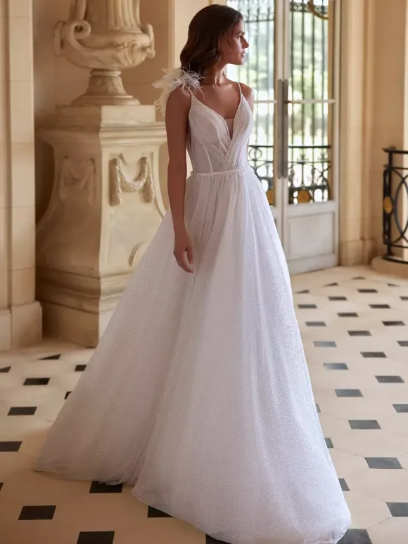 Simple Wedding Dress A-Line V-Neck Sleeveless Lace Bridal Gowns