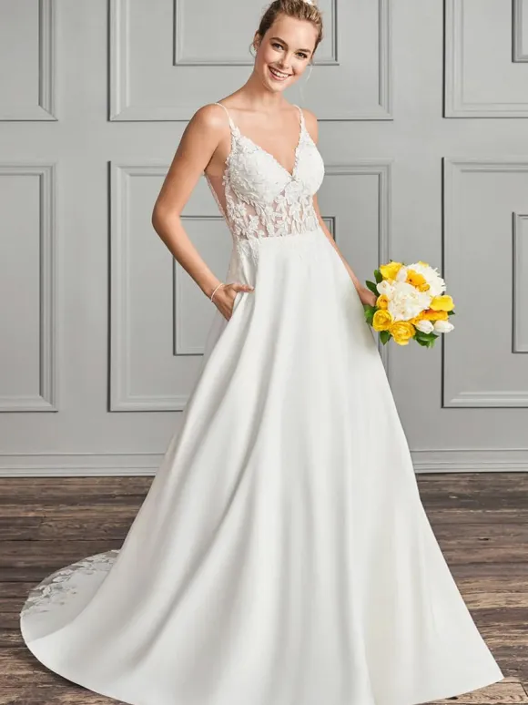 Simple Wedding Dress A-Line V-Neck Sleeveless Lace Bridal Dresses