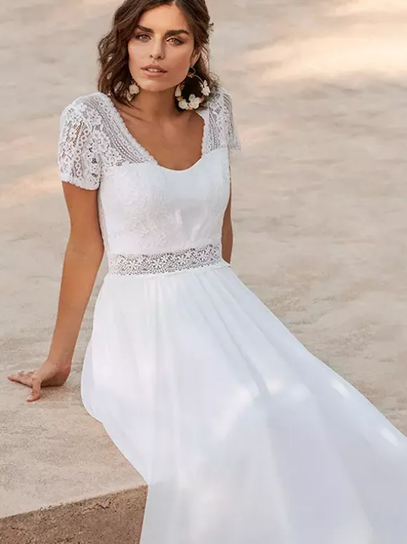 Simple Wedding Dress Ball Gown Designed Neckline Short Sleeves Lace Bridal Dresses