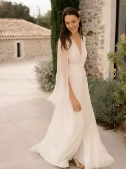 Simple Wedding Dress Ball Gown V-Neck Long Sleeves Buttons Bridal Dresses