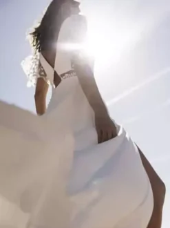 Simple Wedding Dress Lace V-Neck Short Sleeves Split Front Ball Gown 30cm Bridal Gowns