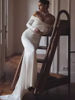 Simple Wedding Dress Mermaid Bateau Neck Long Sleeves Pleated 30cm Bridal Dresses