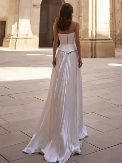 Simple Wedding Dress Satin Fabric Designed Neckline Sleeveless Pleated A-Line Bridal Gowns