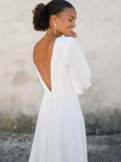 Simple Wedding Dress Satin Fabric V-Neck Sleeveless Buttons A-Line Bridal Dresses