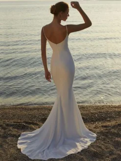 Simple Wedding Dress Satin Fabric V-Neck Sleeveless Lace Mermaid Bridal Gowns Free Customization