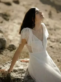 Simple Wedding Dress V-Neck Short Sleeves With Train Lace Bridal Dresses