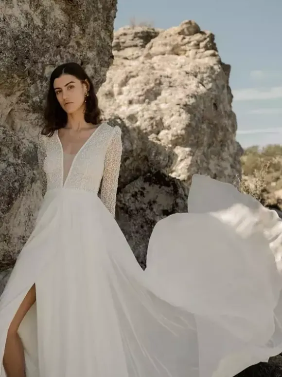 Simple Wedding Dress With Train Ball Gown 3/4 Length Sleeves Lace V-Neck Bridal Dresses