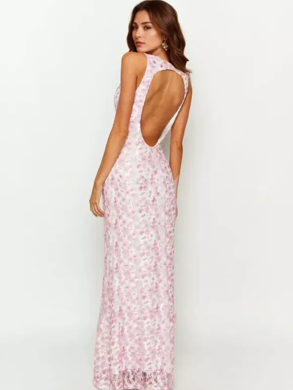 Sleeveless Lace Maxi Dress With Deep V-Neck And Open Back For Summer 2026
