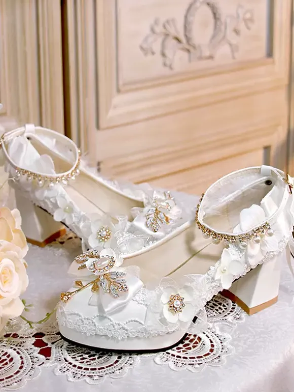 Sweet Lolita Footwear White Pearls Chains Bows Pointed Toe PU Leather Lolita Pumps