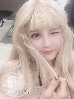 Sweet Lolita Wigs Long Blond Curly Synthetic Lolita Wig With Blunt Fringe