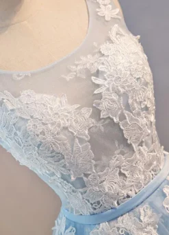 Tulle Homecoming Dress 2026 Lace Applique Prom Dress Baby Blue Sash Backless A Line Knee Length Party Dress Free Customization