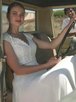 Two-piece wedding dress chiffon Fabric V-Neck Two-piece Floor-Length Wedding Dress Functional Buttons Short Sleeves