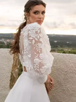 Two-piece wedding dress Chiffon Jewel Neck Two-piece With Train Wedding Dress Functional Buttons Long Sleeves Long