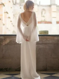Two-piece wedding dress Simple Wedding Dress Satin Fabric Designed Neckline Ball Gown With Train Wedding Dress Functional Buttons Long Sleeves Long