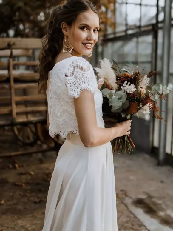 Two-piece wedding dress Stretch Crepe Jewel Neck A-Line Sweep Wedding Dress Functional Buttons Short Sleeves