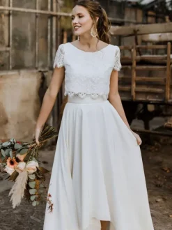 Two-piece wedding dress Stretch Crepe Jewel Neck A-Line Sweep Wedding Dress Functional Buttons Short Sleeves
