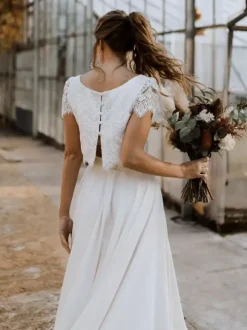 Two-piece wedding dress Stretch Crepe Jewel Neck A-Line Sweep Wedding Dress Functional Buttons Short Sleeves