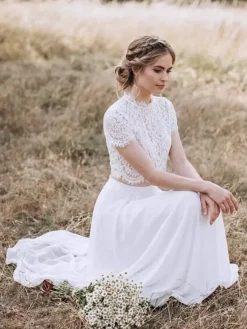 Two-piece Wedding Dress Lace Jewel Neck Two-piece With Train Wedding Dress Functional Buttons Short Sleeves Long