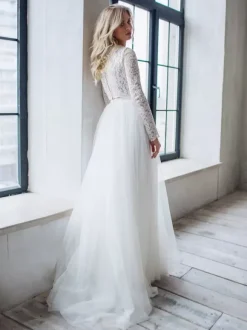 Two-piece wedding dress Lace Jewel Neck Two-piece With Train Wedding Dress Functional Buttons Long Sleeves