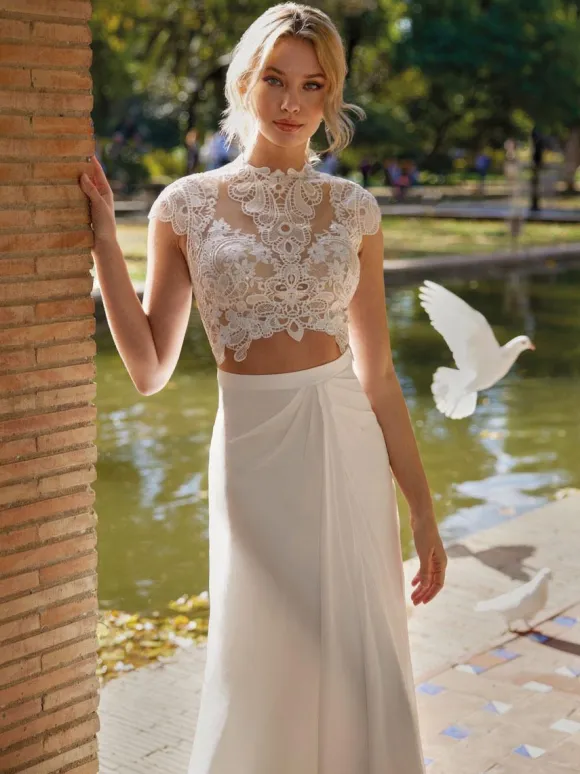 Two-piece wedding dress Lace wedding dress Chiffon Jewel Neck A-Line With Train Backless Short Sleeves