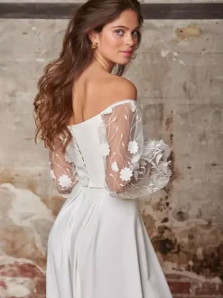 Two-piece wedding dress Polyester Bateau Neck Two-piece Floor-Length Wedding Dress Functional Buttons Long Sleeves Long