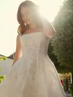 Two-piece wedding dress Satin Fabric Square Neck A-Line With Train Wedding Dress Functional Buttons Sleeveless Long
