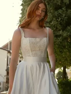 Two-piece wedding dress Satin Fabric Square Neck A-Line With Train Wedding Dress Functional Buttons Sleeveless Long