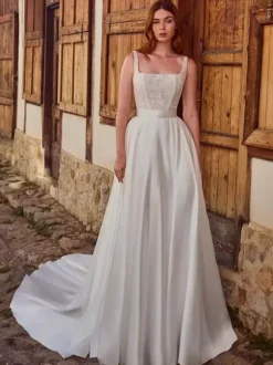 Two-piece wedding dress Satin Fabric Square Neck A-Line With Train Wedding Dress Functional Buttons Sleeveless Long