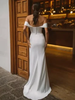 Two-piece wedding dress Satin Fabric V-Neck Two-piece With Train Wedding Dress Functional Buttons Short Sleeves Long