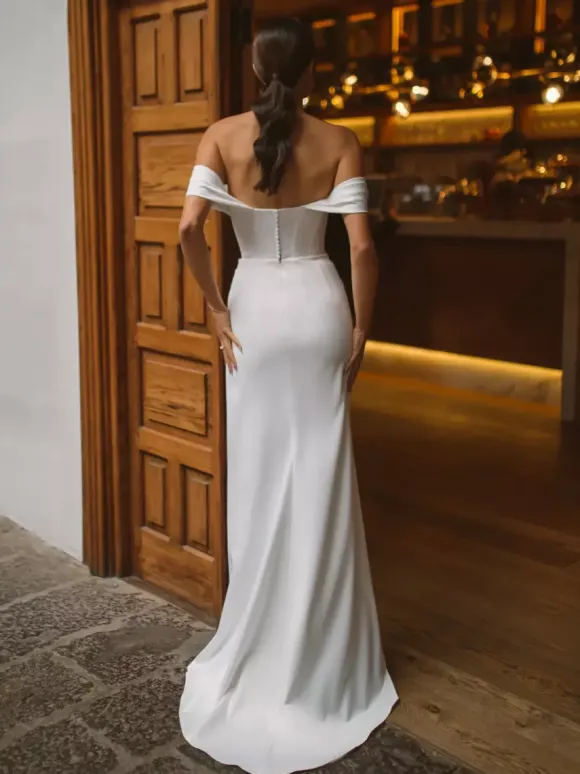 Two-piece wedding dress Satin Fabric V-Neck Two-piece With Train Wedding Dress Functional Buttons Short Sleeves Long