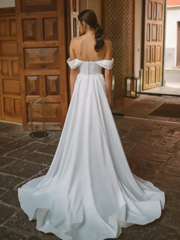 Two-piece wedding dress Satin Fabric V-Neck Two-piece With Train Wedding Dress Functional Buttons Short Sleeves Long