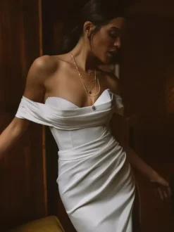 Two-piece wedding dress Satin Fabric V-Neck Two-piece With Train Wedding Dress Functional Buttons Short Sleeves Long