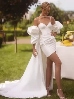 Two-piece wedding dress Short wedding dress Satin Fabric Sweetheart Neck Short With Train Spaghetti Straps Zipper Half Sleeves