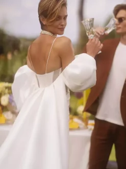 Two-piece wedding dress Short wedding dress Satin Fabric Sweetheart Neck Short With Train Spaghetti Straps Zipper Half Sleeves