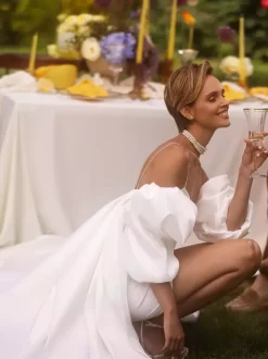 Two-piece wedding dress Short wedding dress Satin Fabric Sweetheart Neck Short With Train Spaghetti Straps Zipper Half Sleeves