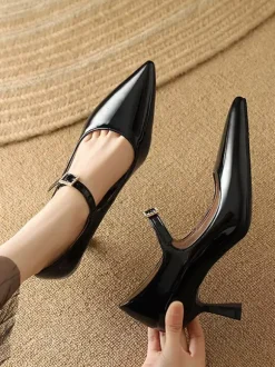 Vintage Shoes Burgundy Patent Leather Pointed Toe
