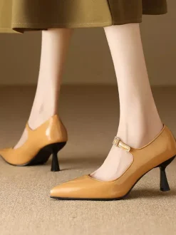 Vintage Shoes Burgundy Patent Leather Pointed Toe
