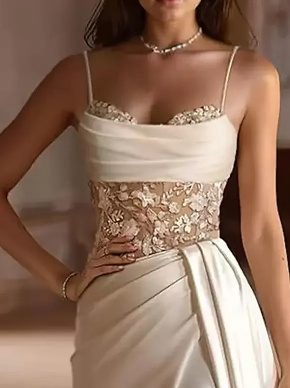 Vintage Wedding Dress Designed Neckline Sleeveless Empire Waist Lace With Train Lace Bridal Gowns