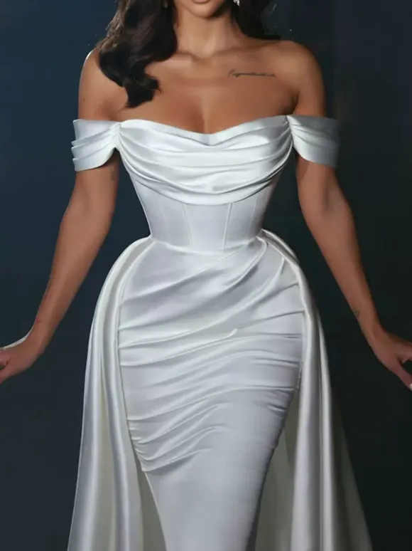 Vintage Wedding Dress With Train Bateau Neck Short Sleeves Pleated Satin Fabric Bridal Gowns