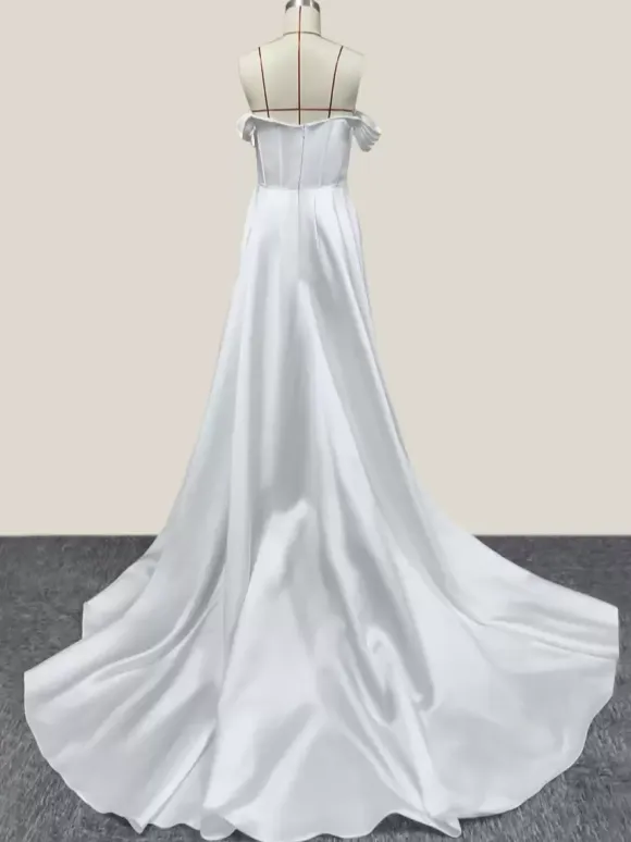 Vintage Wedding Dress With Train Bateau Neck Short Sleeves Pleated Satin Fabric Bridal Gowns