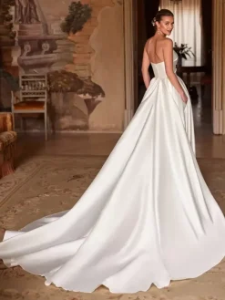 Vintage Wedding Dresses Strapless Sleeveless Natural Waist Satin Fabric With Train Pockets Bridal Gowns