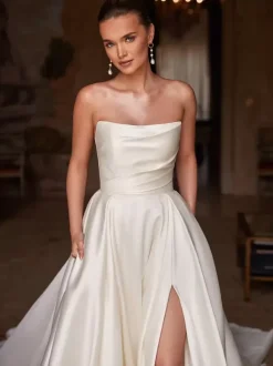 Vintage Wedding Dresses Strapless Sleeveless Natural Waist Satin Fabric With Train Pockets Bridal Gowns