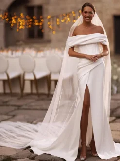 Vintage Wedding Dresses Bateau Neck Sleeveless Natural Waist Satin Fabric Court Train Bridal Dress