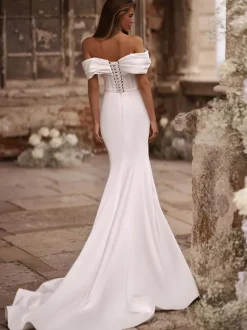 Vintage Wedding Dresses Bateau Neck Sleeveless Natural Waist Satin Fabric Court Train Bridal Dress