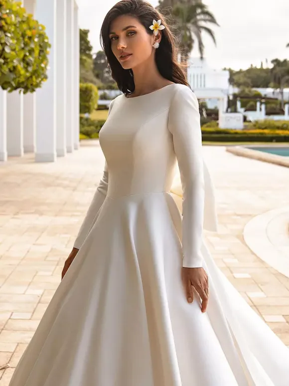 Vintage Wedding Dresses Jewel Neck Long Sleeves Natural Waist Satin Fabric With Train Bows Bridal Gowns