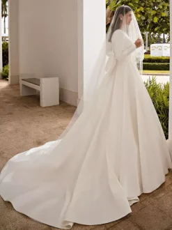 Vintage Wedding Dresses Jewel Neck Long Sleeves Natural Waist Satin Fabric With Train Bows Bridal Gowns