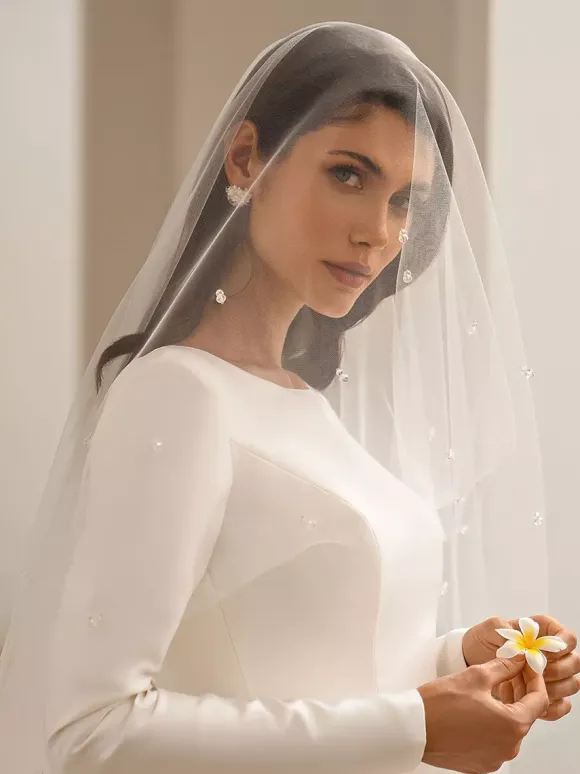 Vintage Wedding Dresses Jewel Neck Long Sleeves Natural Waist Satin Fabric With Train Bows Bridal Gowns