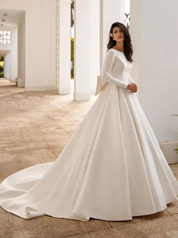 Vintage Wedding Dresses Jewel Neck Long Sleeves Natural Waist Satin Fabric With Train Bows Bridal Gowns