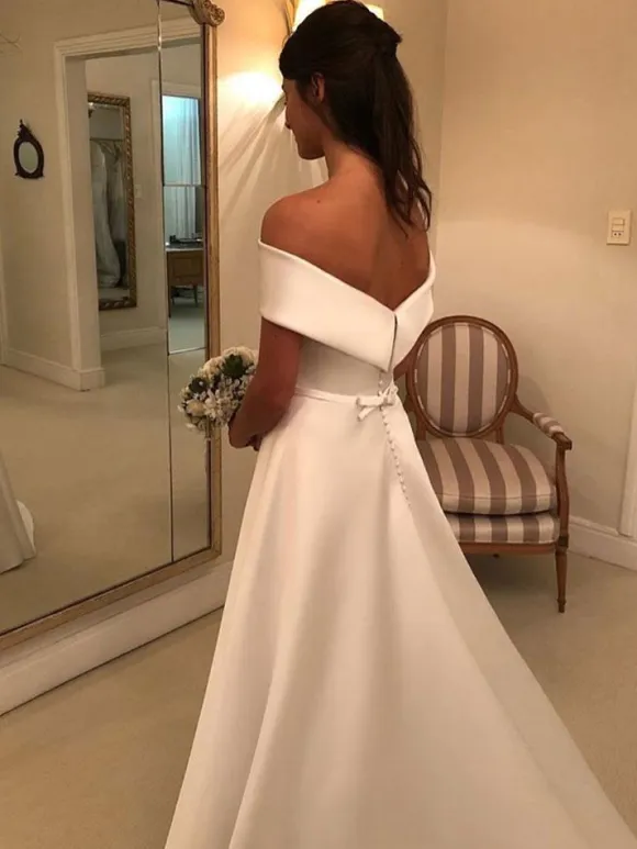 Vintage Wedding Dresses 2026 Off The Shoulder Short Sleeve A Line Satin Traditional Bridal Gowns With Sweep Train